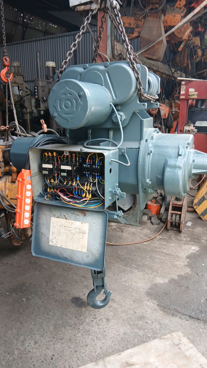 Tời cáp 2,8 tấn Hitachi Tời cáp 2,8 tấn Hitachi