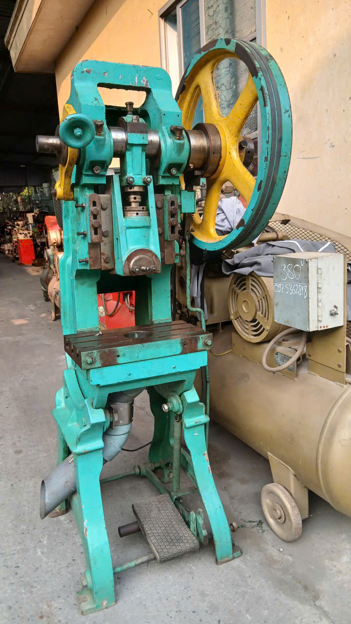 Máy dập cơ 5T Máy dập cơ 5T