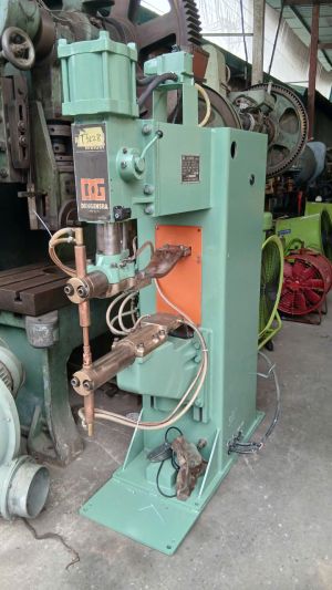 Máy hàn bấm 50KVA