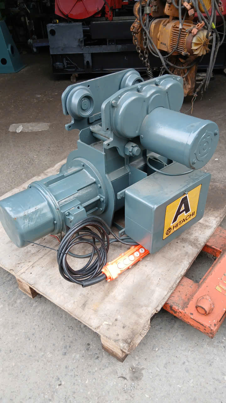 Tời cáp 2,8 tấn Hitachi