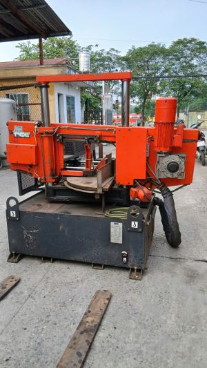 Máy cưa NCC cấp phôi chia độ