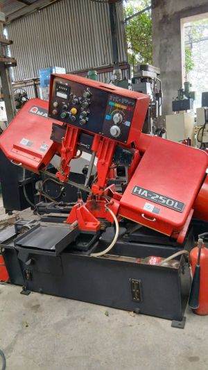 Máy cưa vòng AMADA HA 250