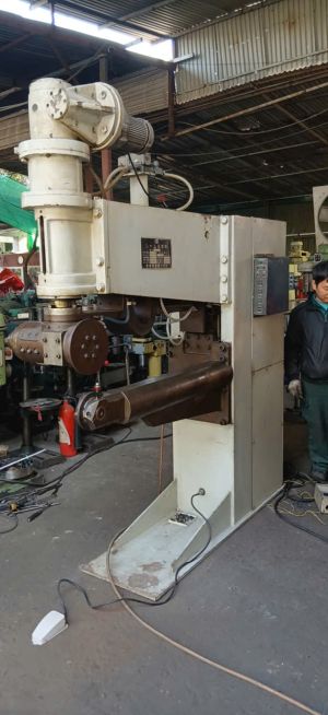 Máy hàn lăn 200KVA